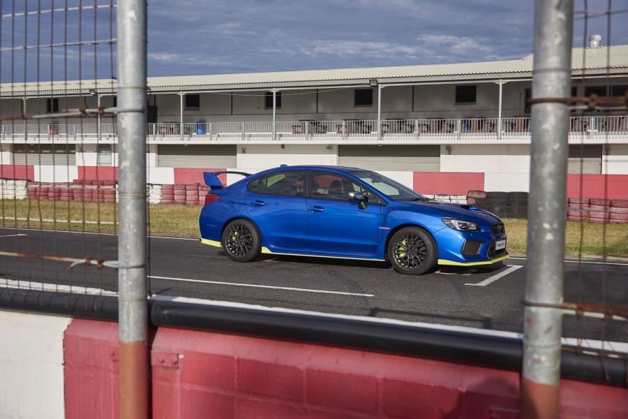  Subaru WRX STI Diamond Edition 2018 года  (ZA) (фото 22 из 58)